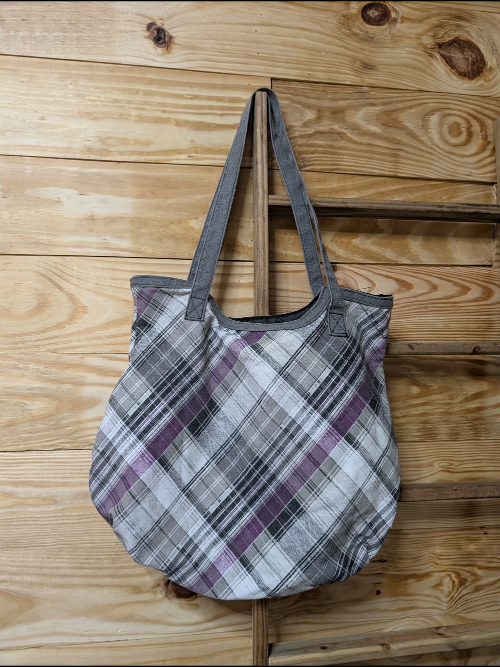 lei Plaid Tote Bag in Purple and Gray - Picture 3 of 4
